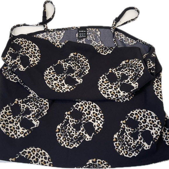 NWOT Leopard Skulls Top XS - Picture 3 of 4